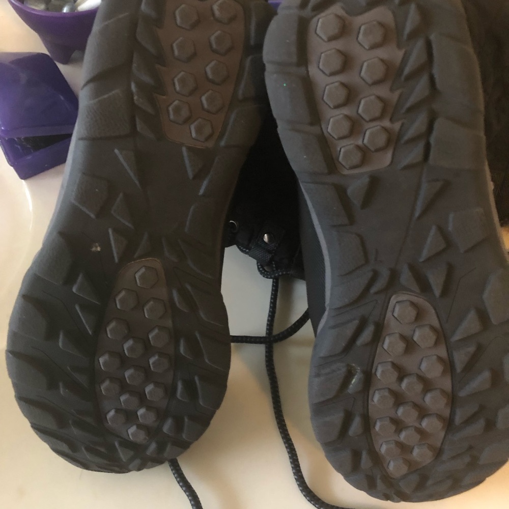 Boots - Picture 4 of 6